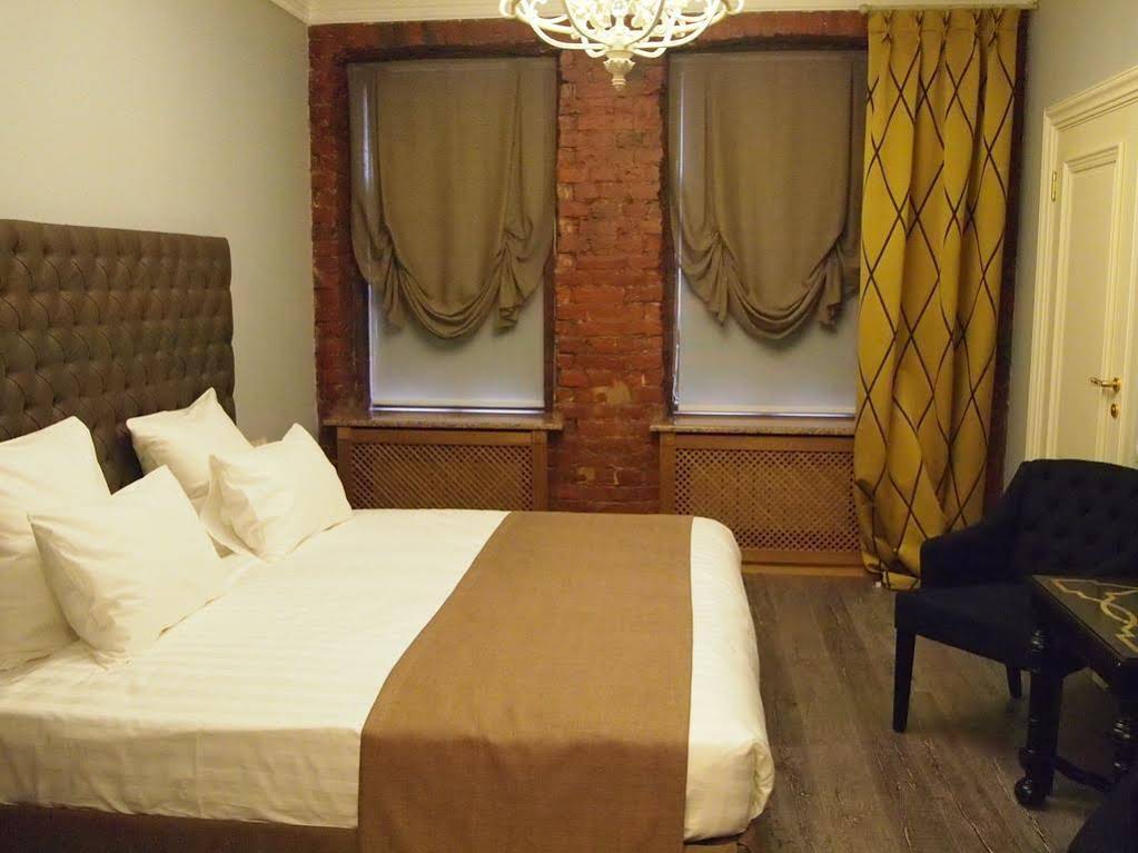 Metropolis Hotel