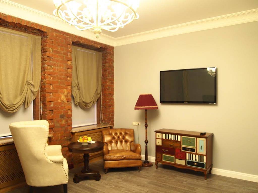 Metropolis Hotel