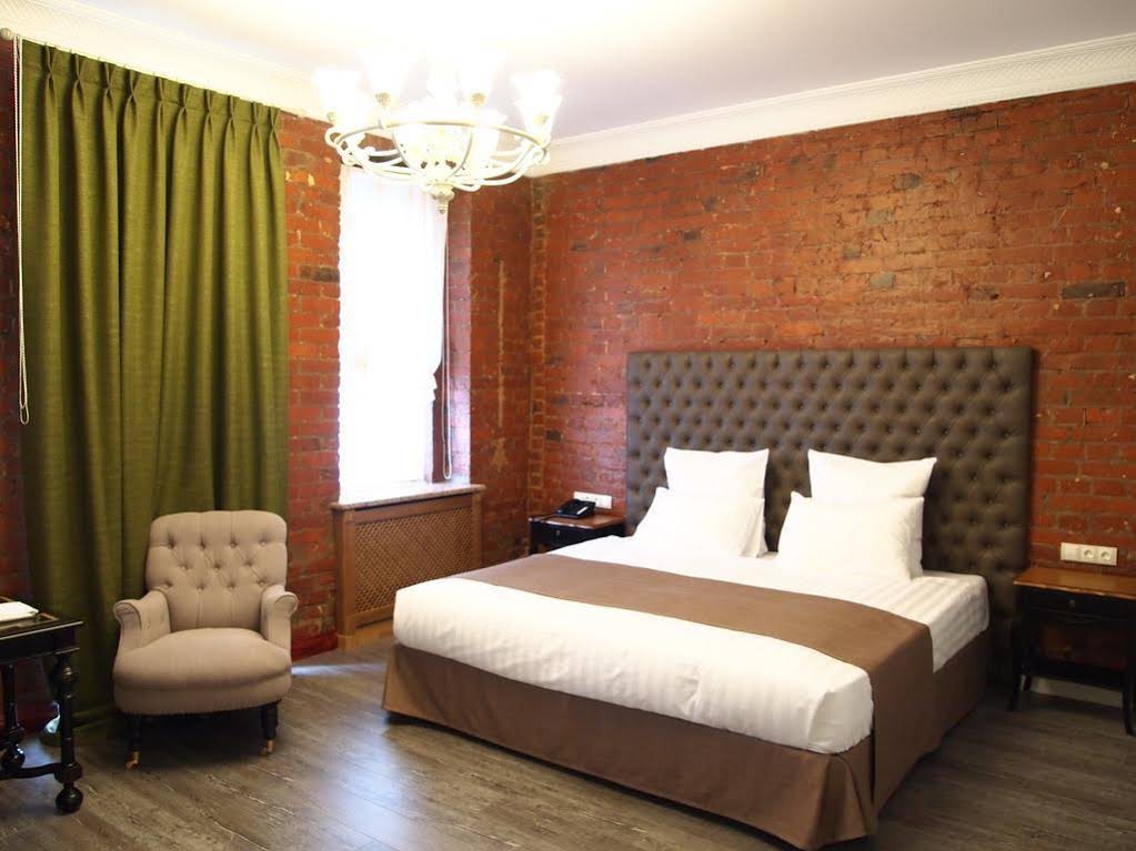Metropolis Hotel
