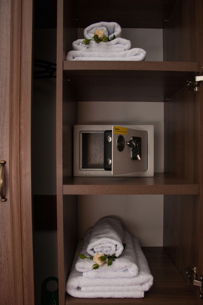 Mini Hotel Near Theater