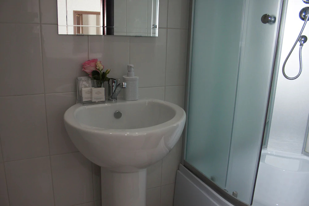 Mini Hotel Near Theater