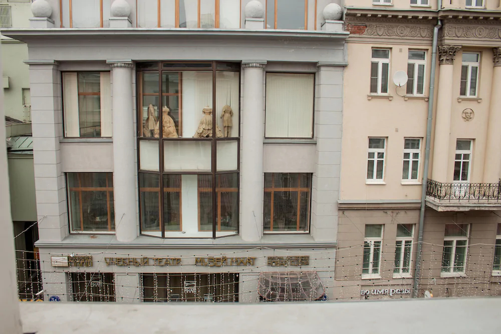 Mini Hotel Near Theater