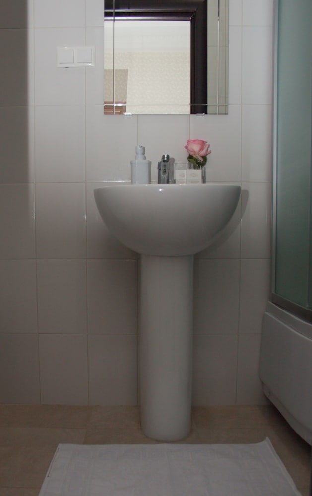 Mini Hotel Near Theater