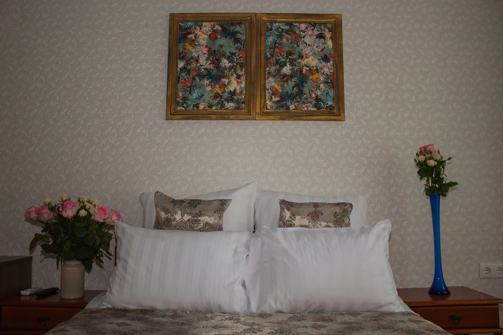 Mini Hotel Near Theater