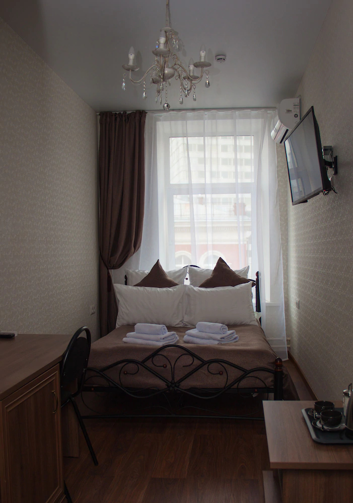 Mini Hotel Near Theater