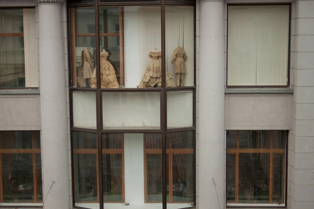 Mini Hotel Near Theater