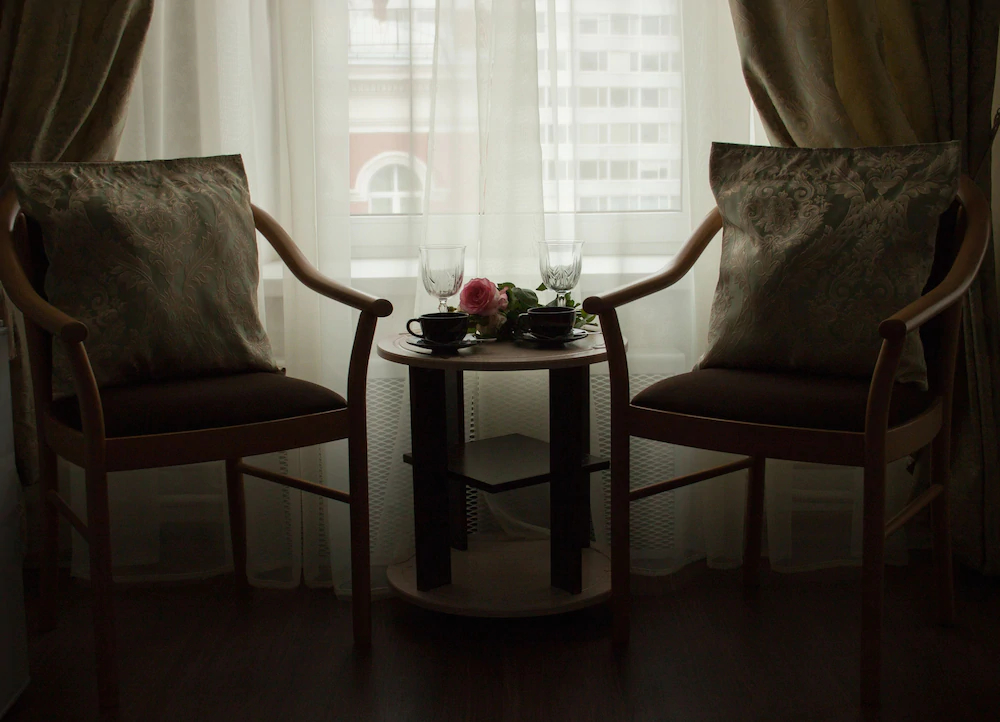 Mini Hotel Near Theater