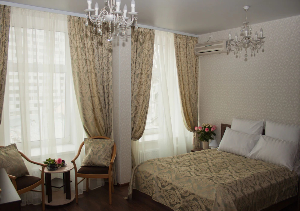 Mini Hotel Near Theater