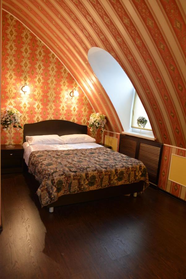 Orange House Hotel