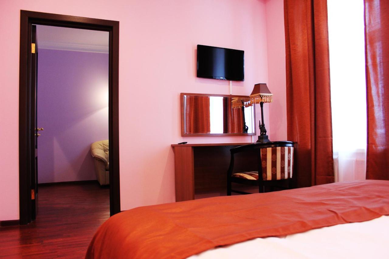 Orange House Hotel
