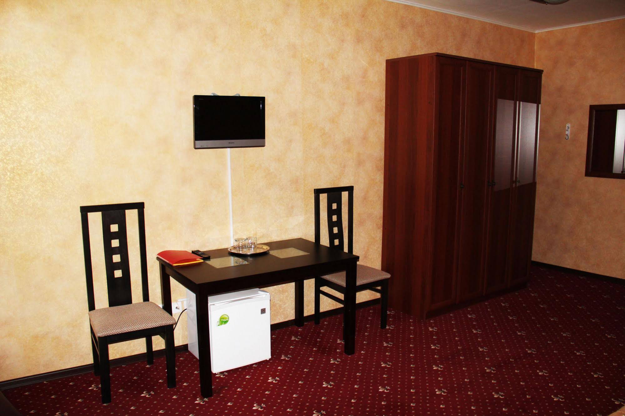 Pervomayskaya Hotel