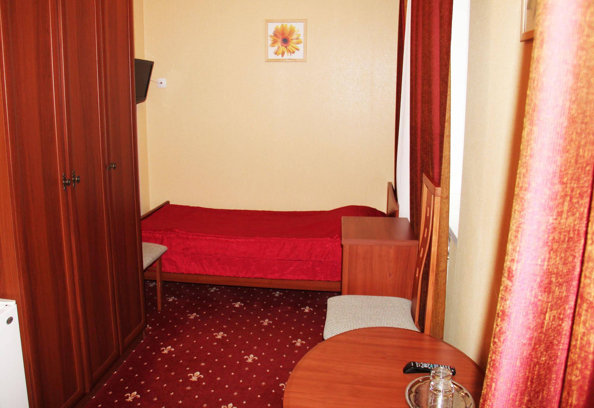 Pervomayskaya Hotel