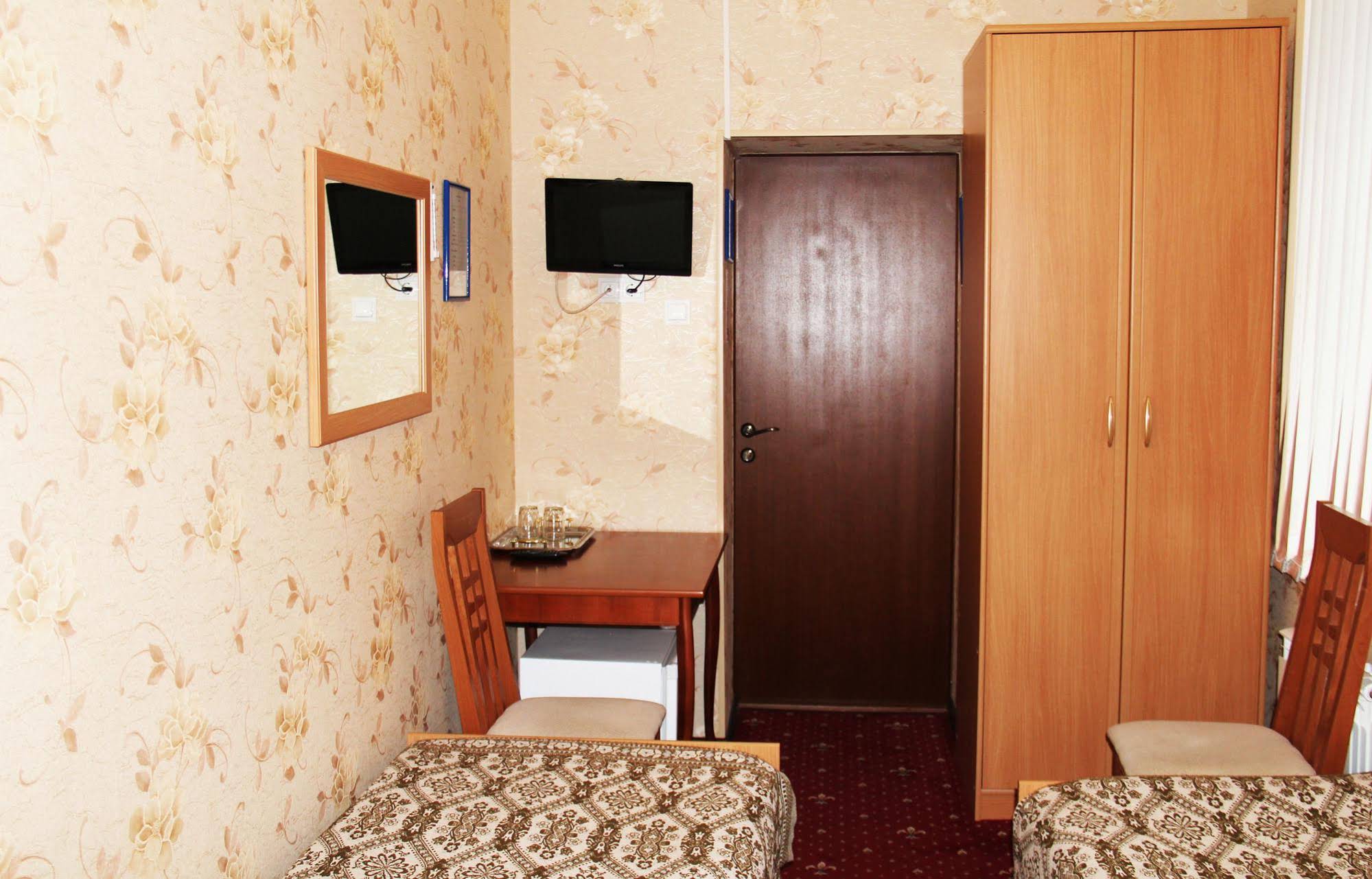 Pervomayskaya Hotel