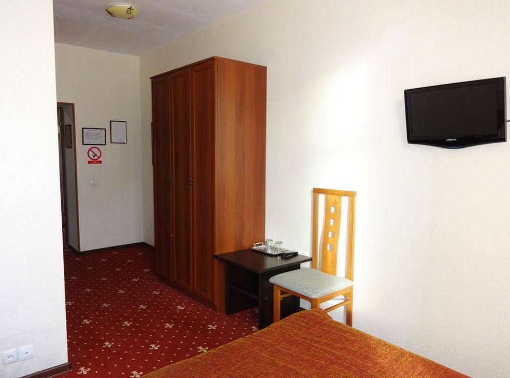 Pervomayskaya Hotel