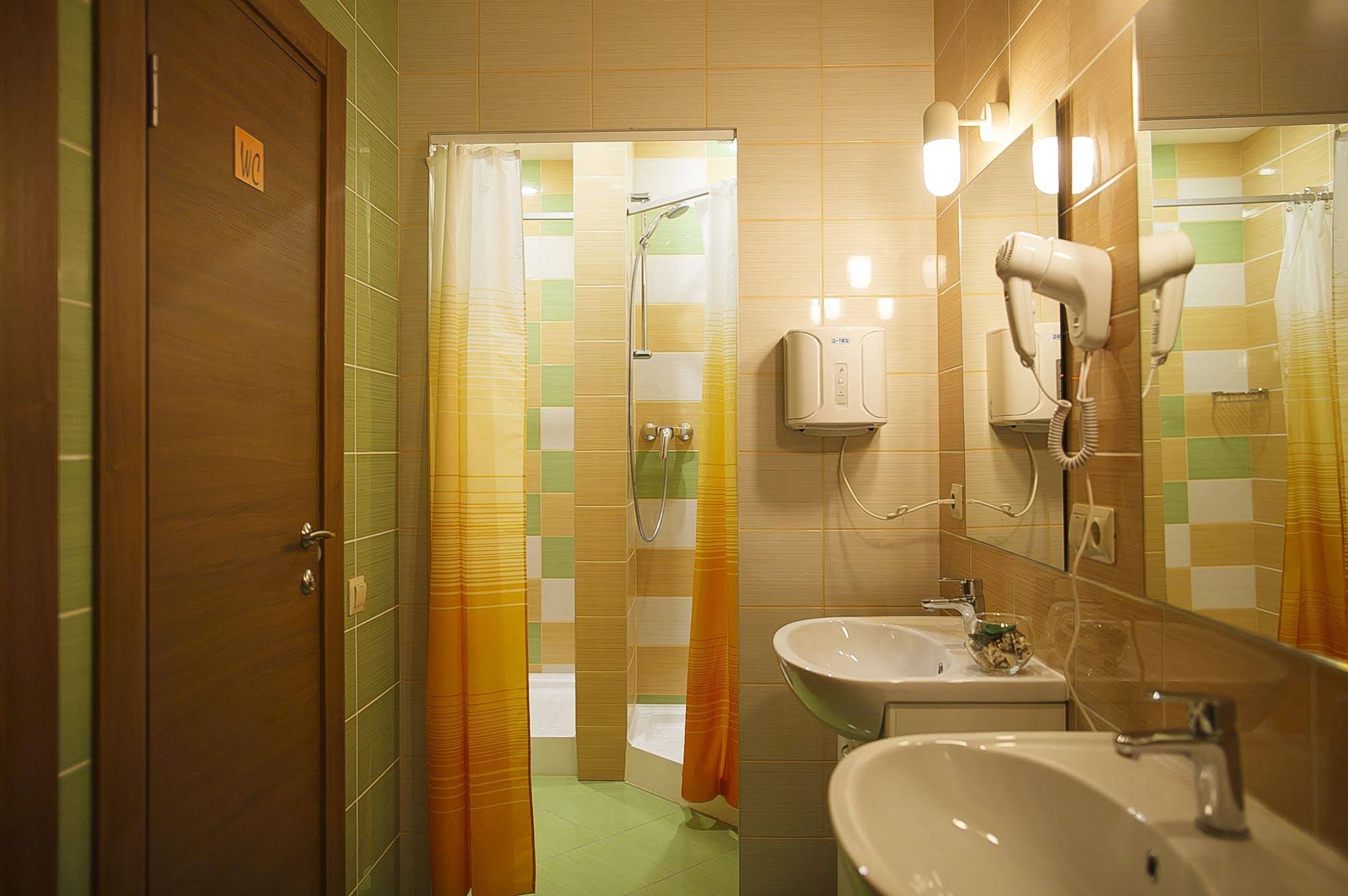 Portal Hostel and Hotel