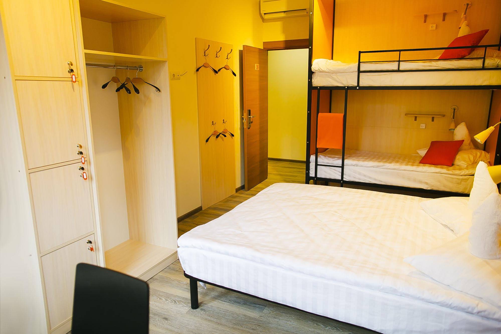 Portal Hostel and Hotel