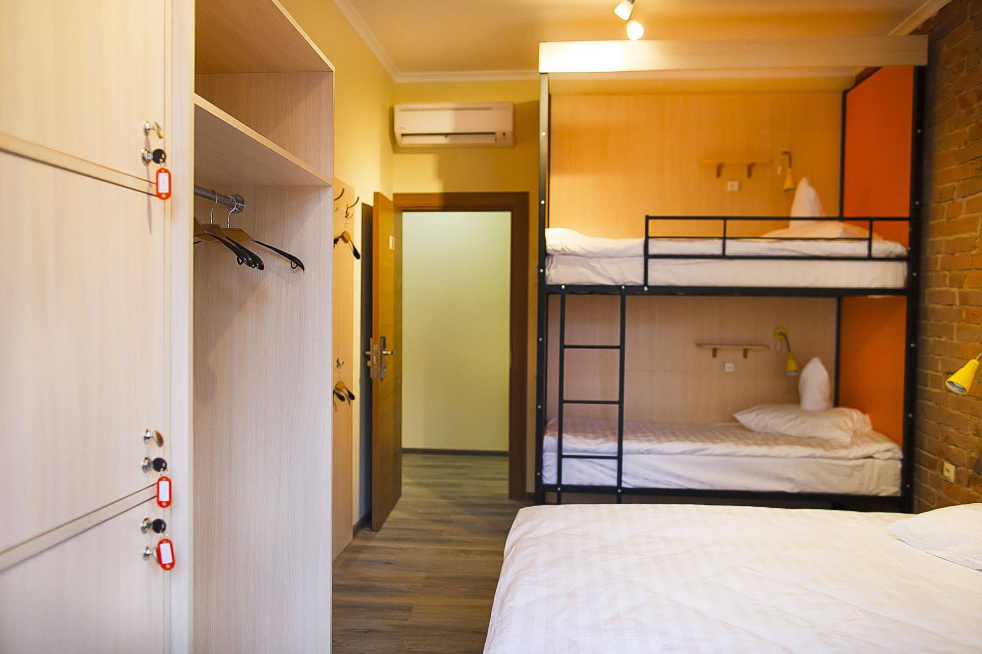 Portal Hostel and Hotel