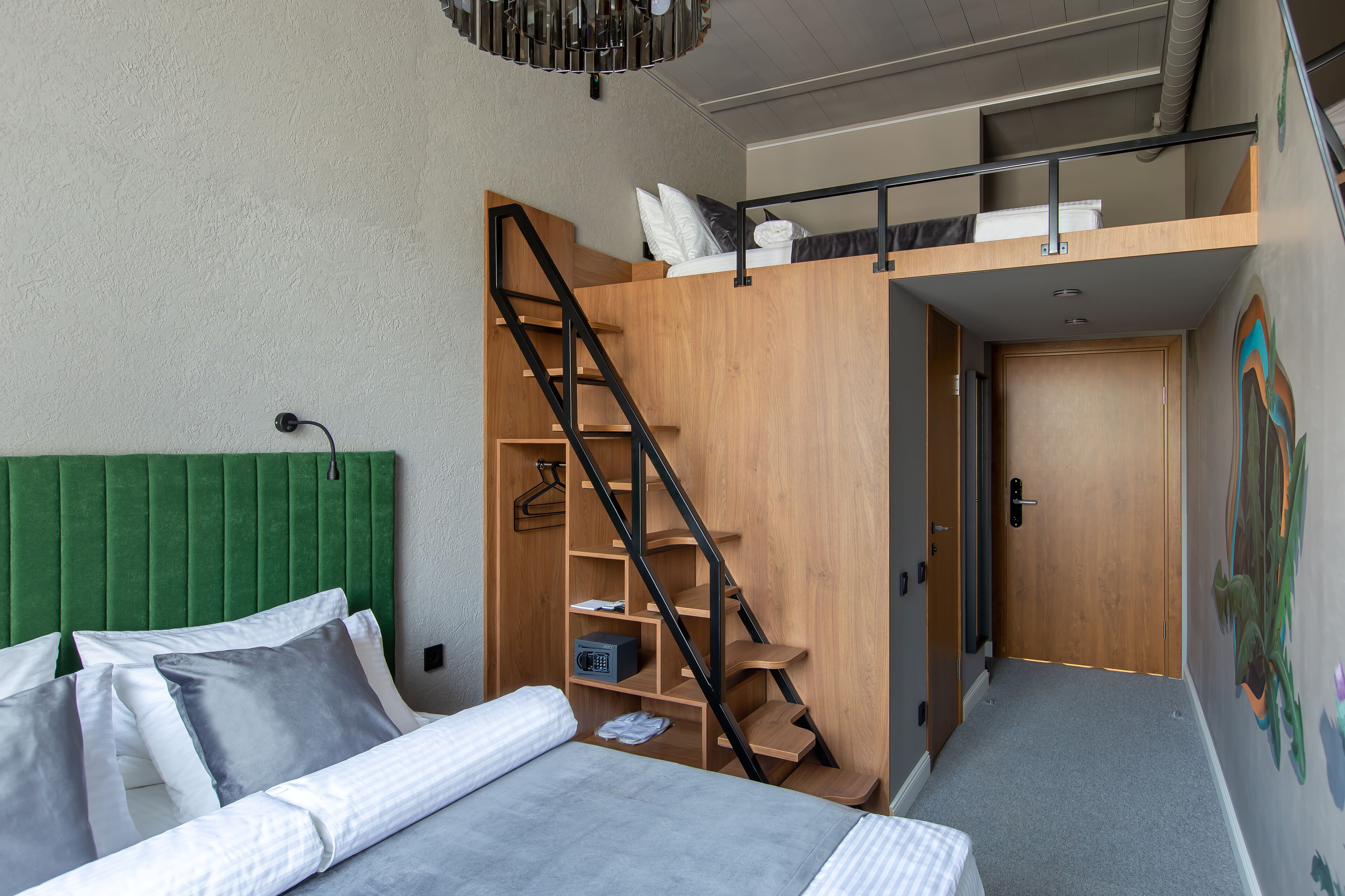 Q-Block Capsule Hotel