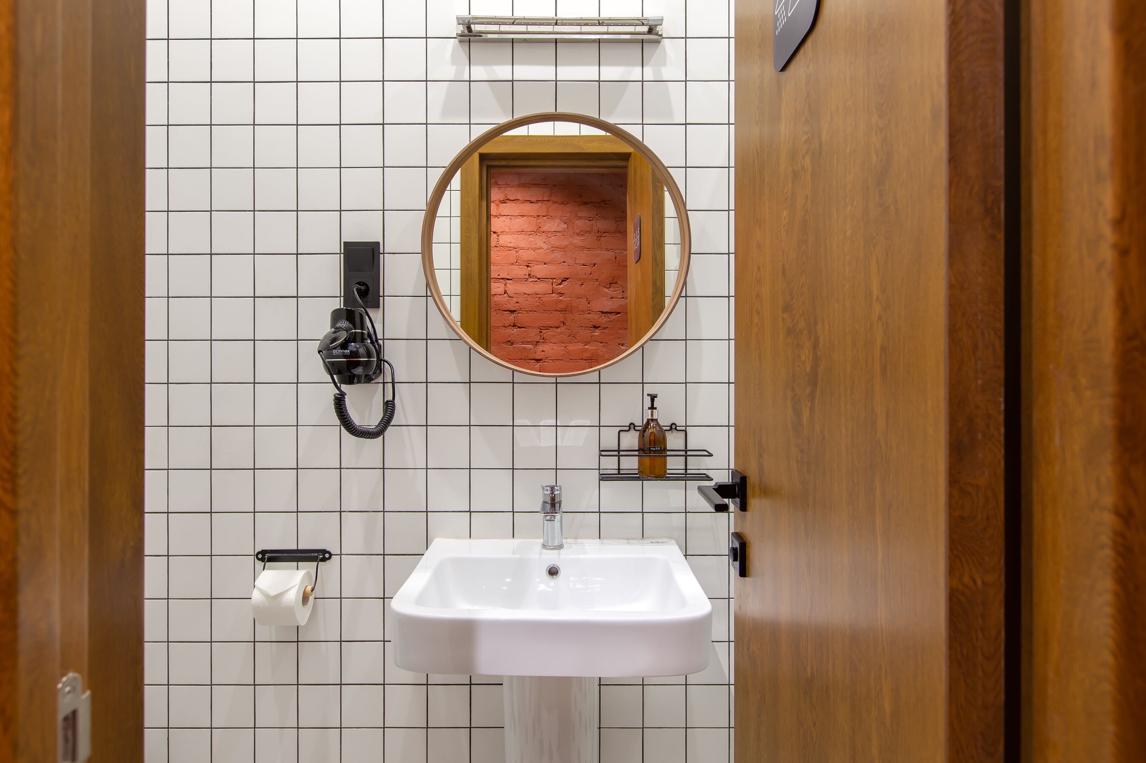 Q-Block Capsule Hotel