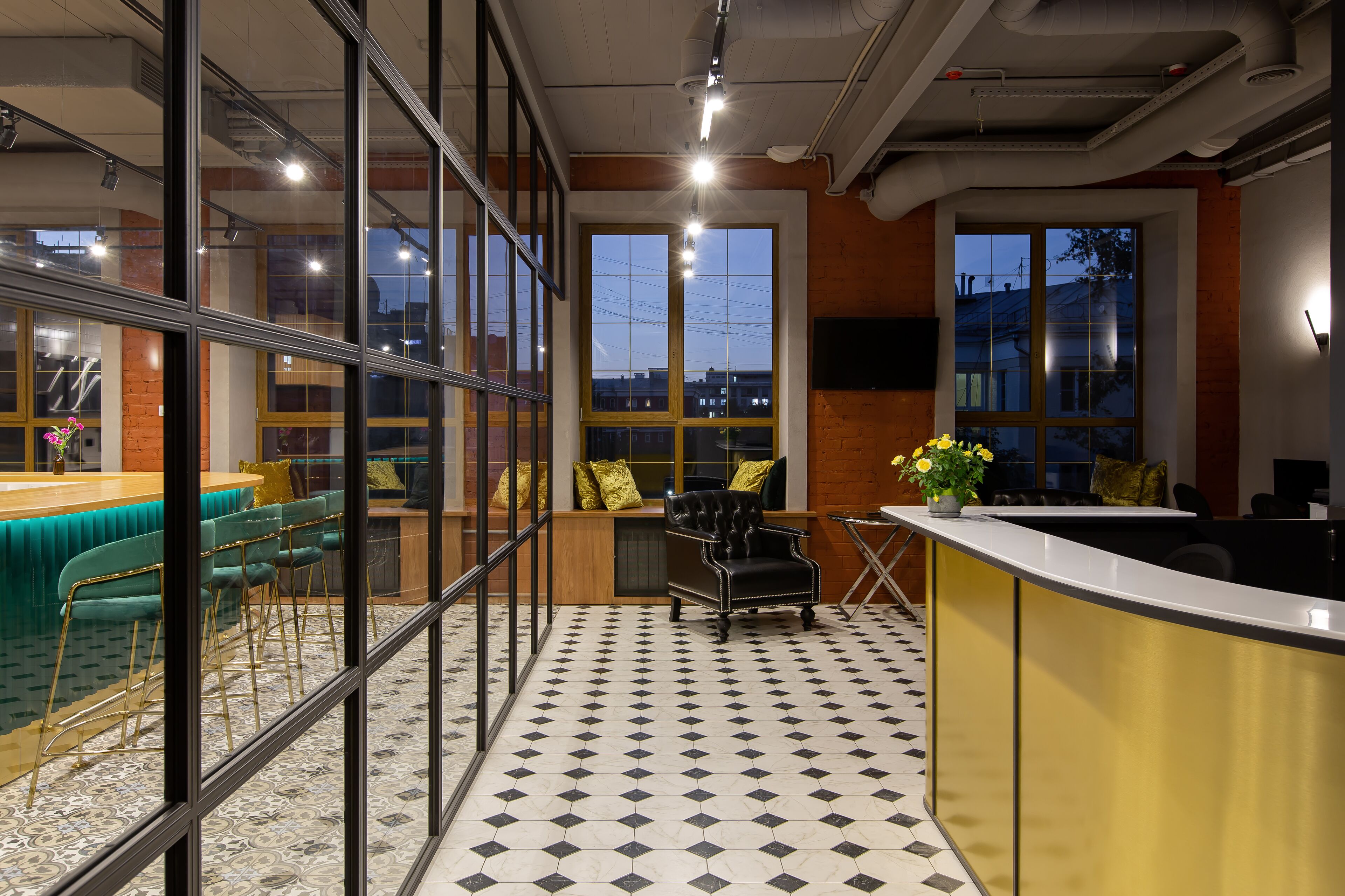 Q-Block Capsule Hotel