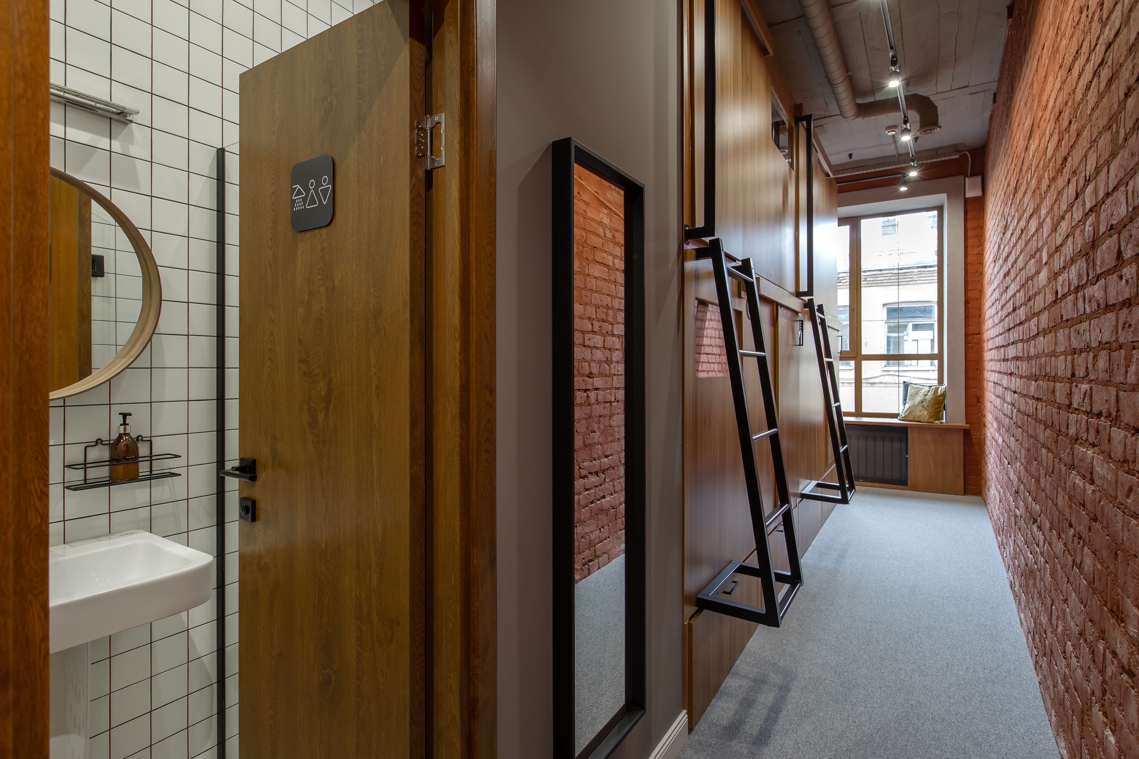 Q-Block Capsule Hotel