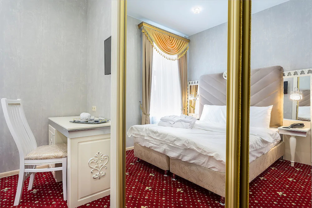 San-Remo Hotel