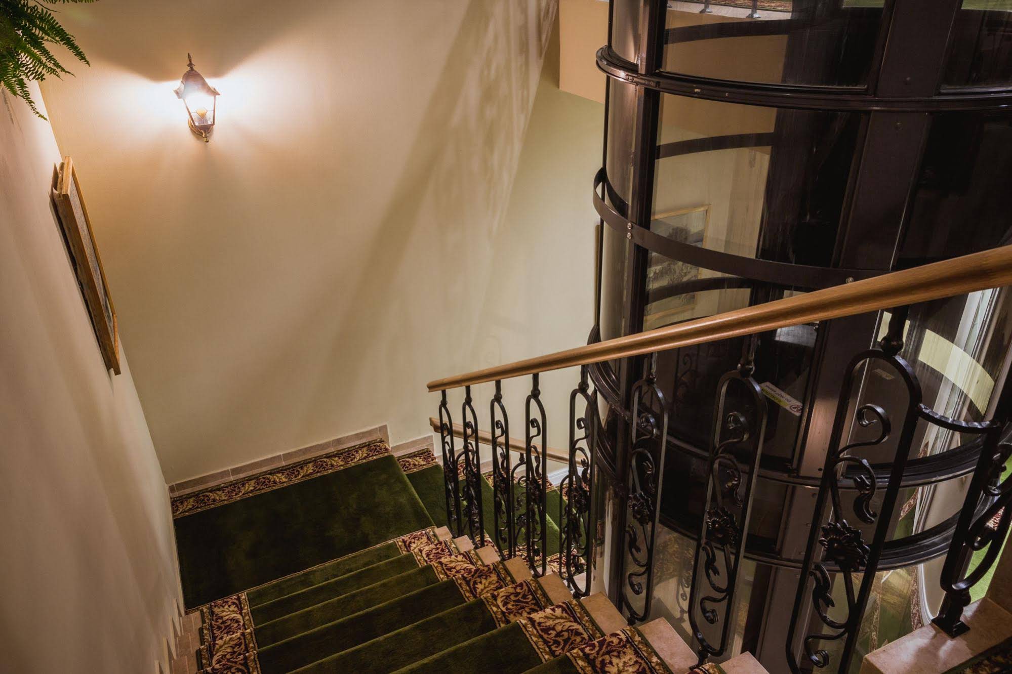 Starosadskiy Hotel