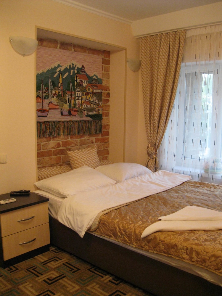 Stolichnaya Hotel