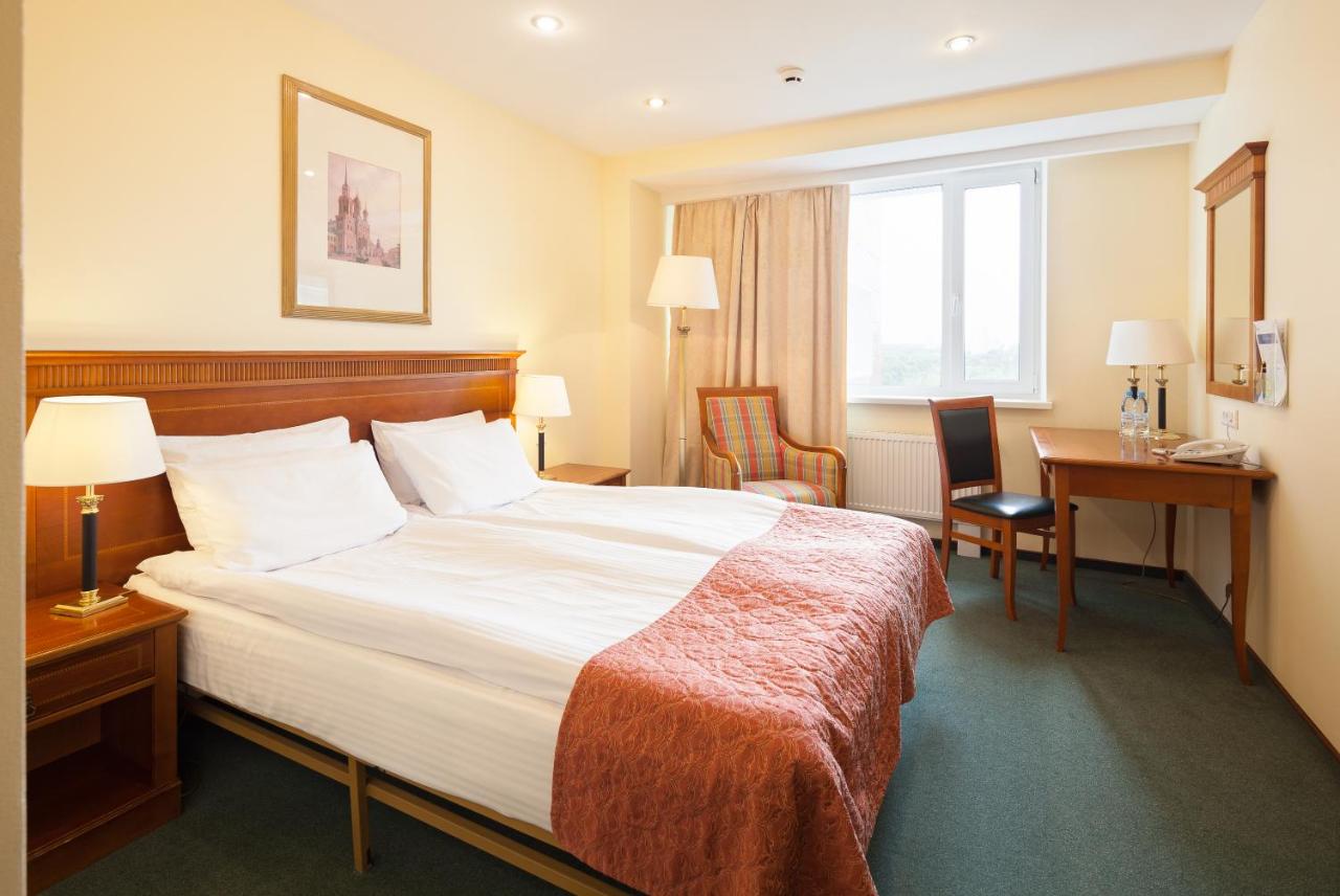 SunFlower Park Hotel