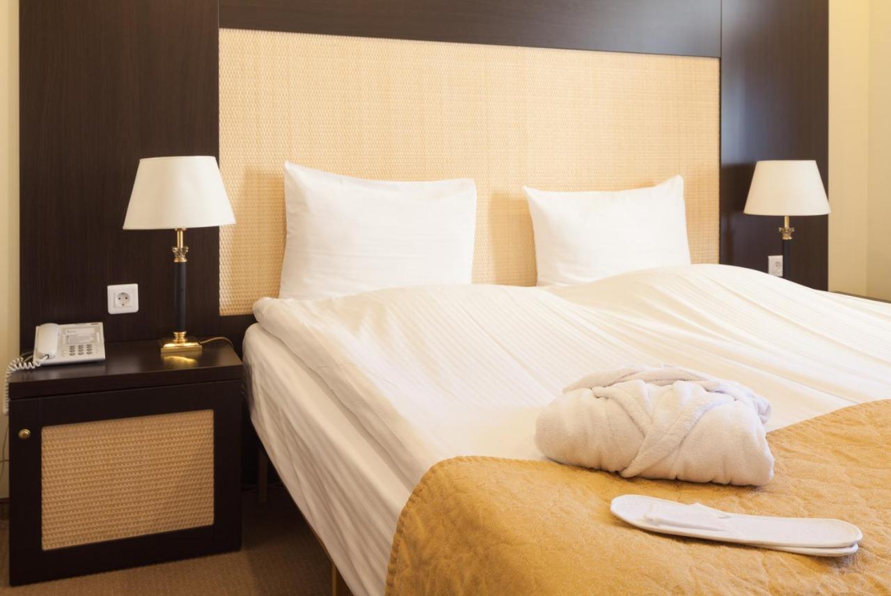 SunFlower Park Hotel