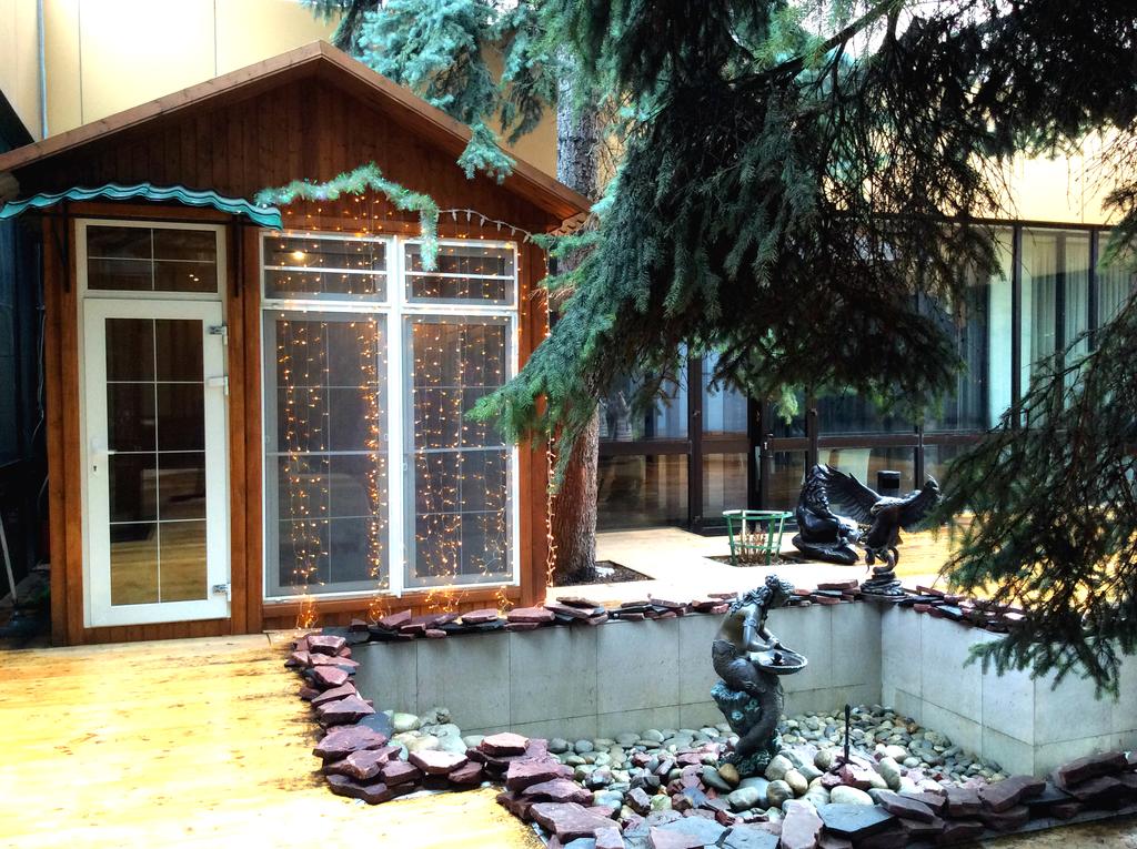 Yunost