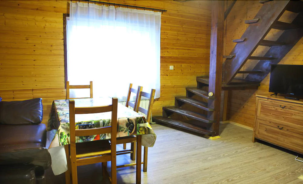 Zagorodnogo Kluba Medvezh'i Ozora