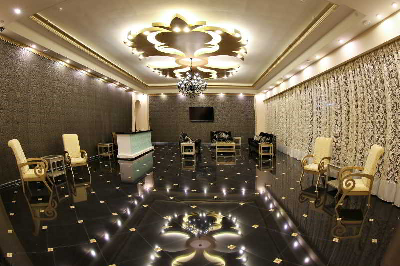 Royal Palace Hotel