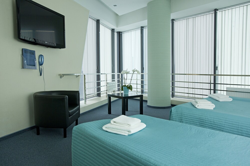 Comfort hotel Air Express, FREE ZONE