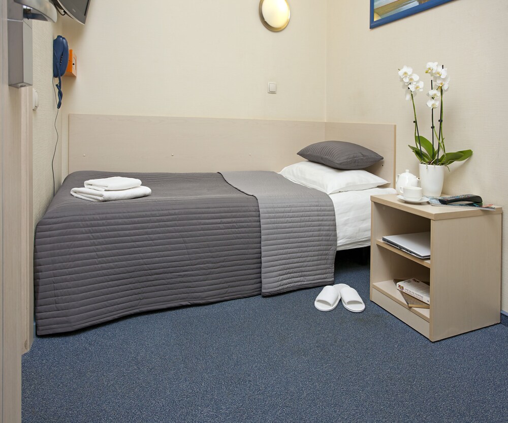 Comfort hotel Air Express, FREE ZONE