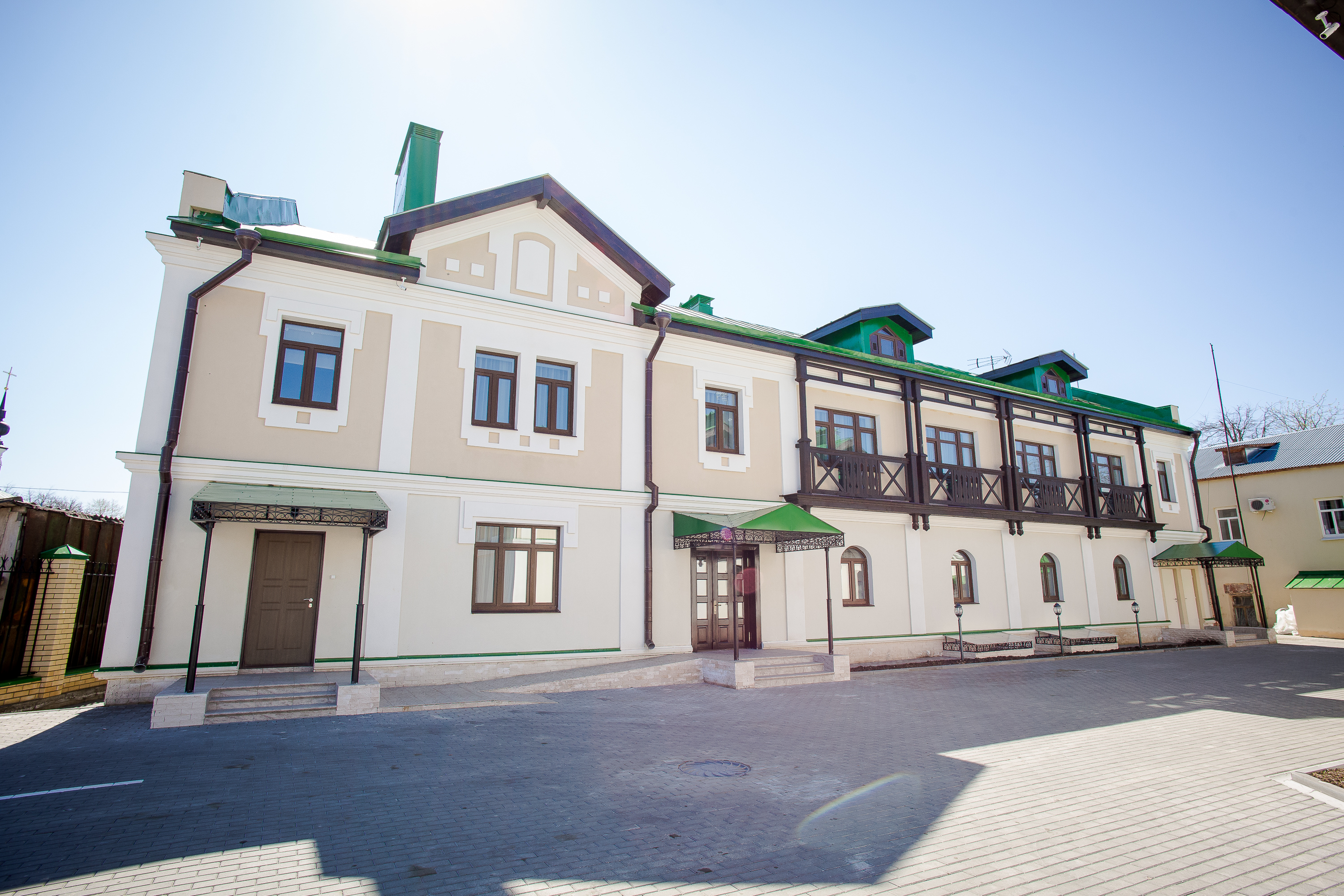 Mirros Hotel