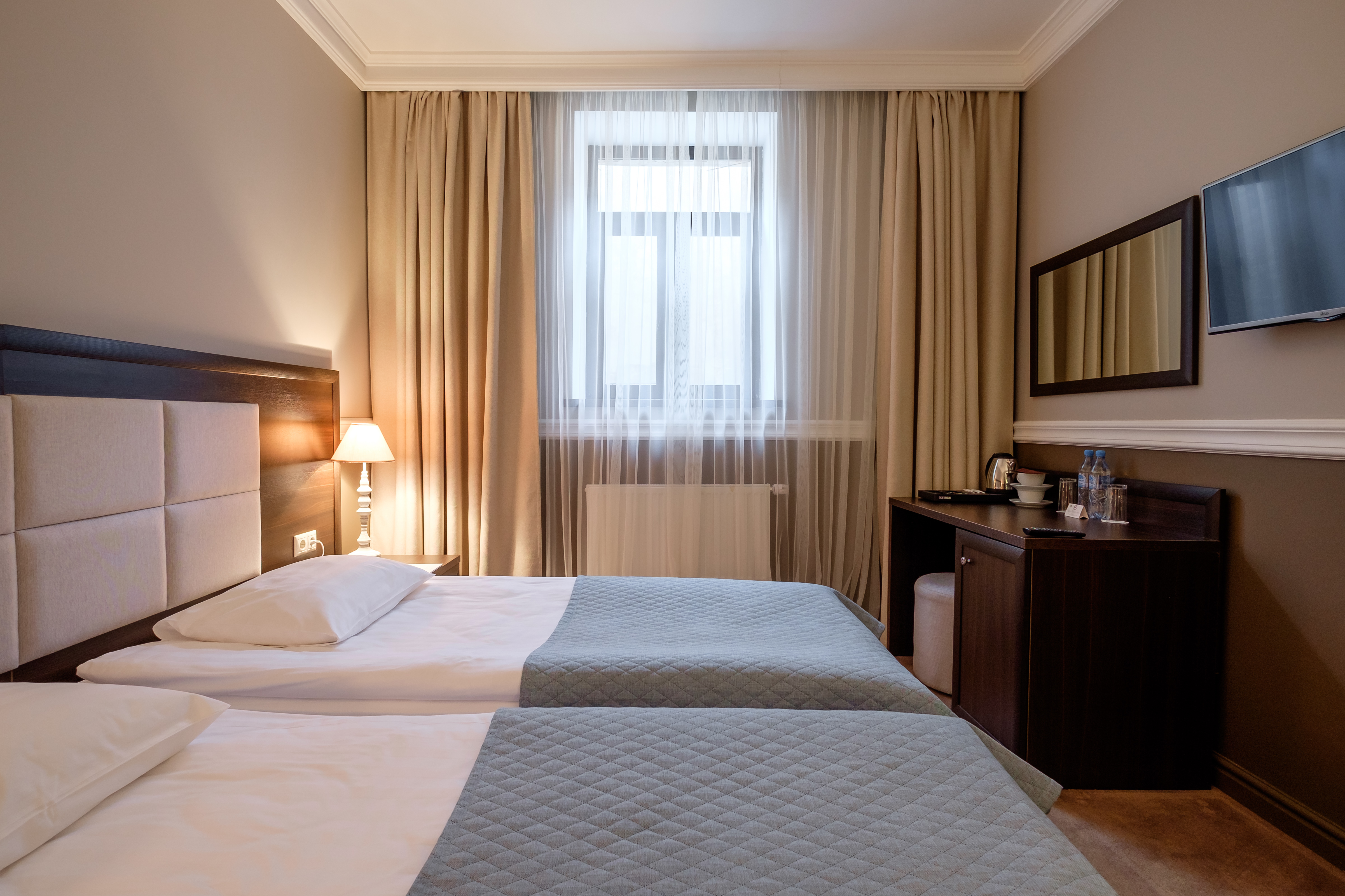 Mirros Hotel