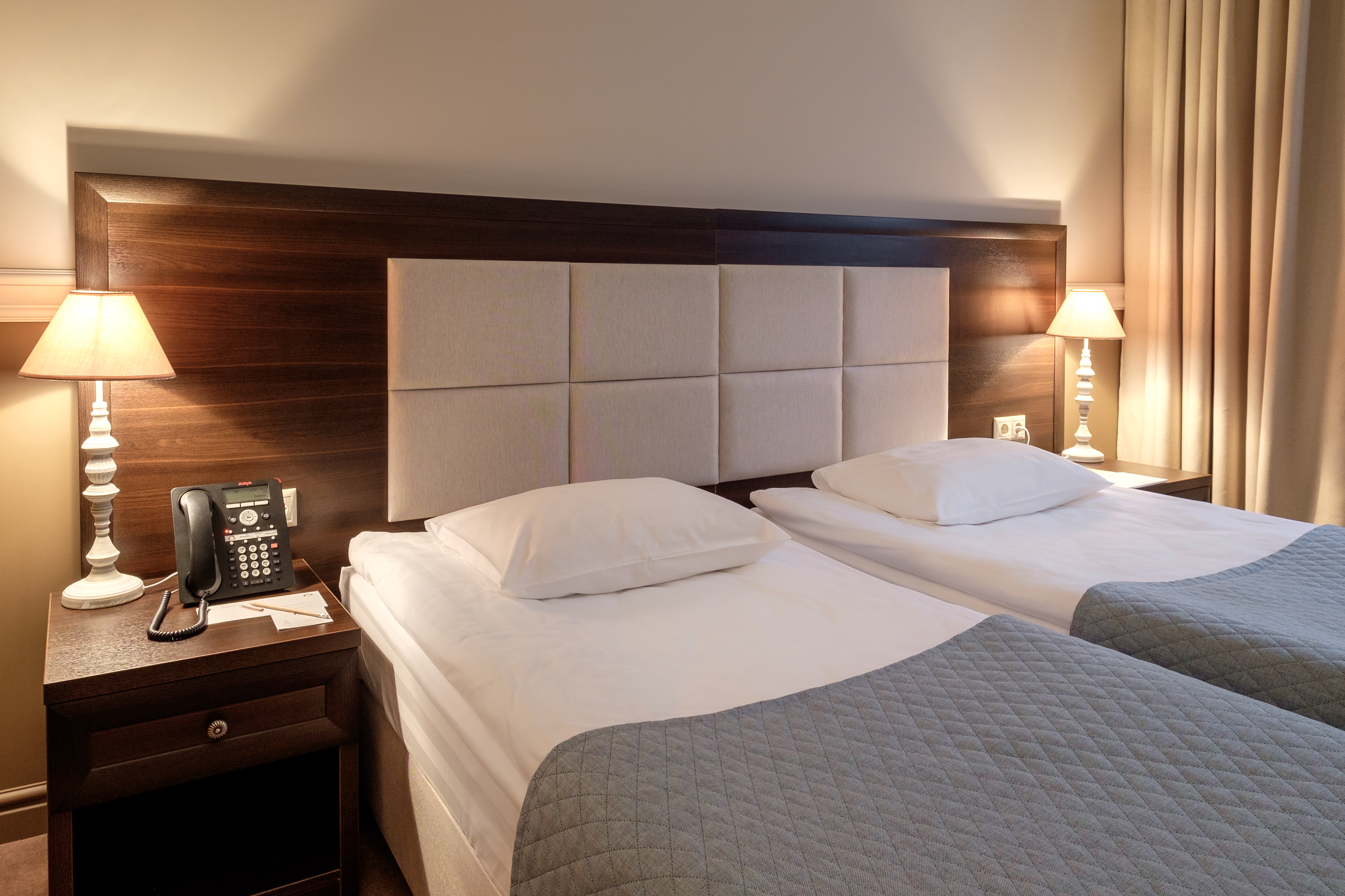 Mirros Hotel
