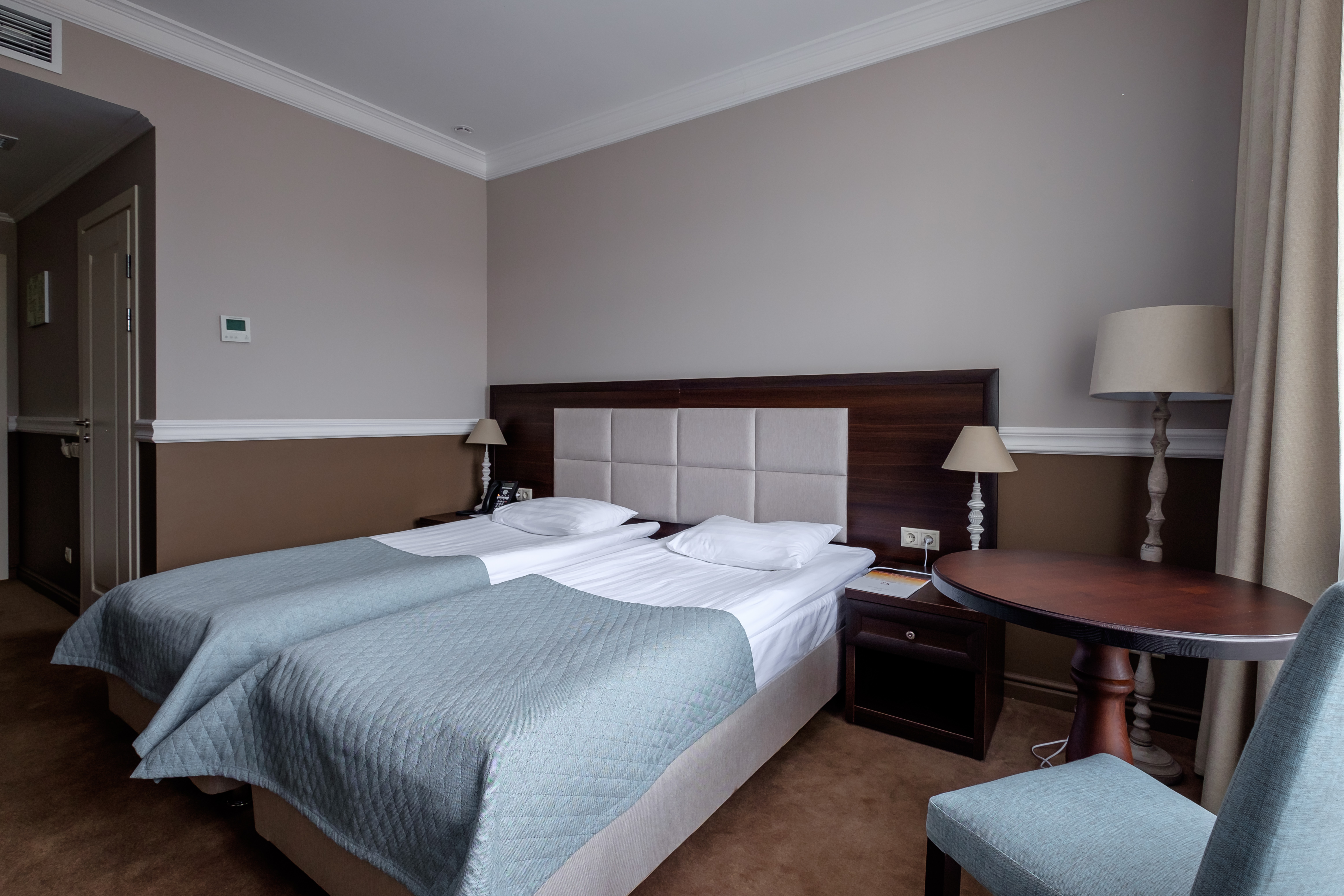 Mirros Hotel