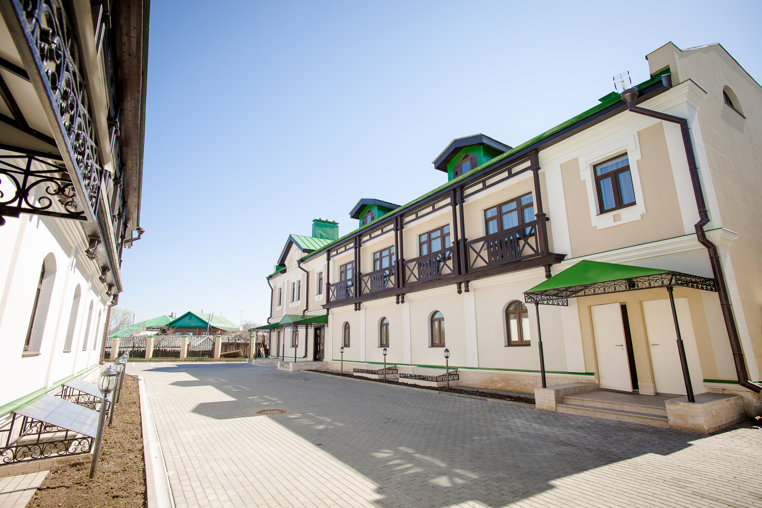 Mirros Hotel
