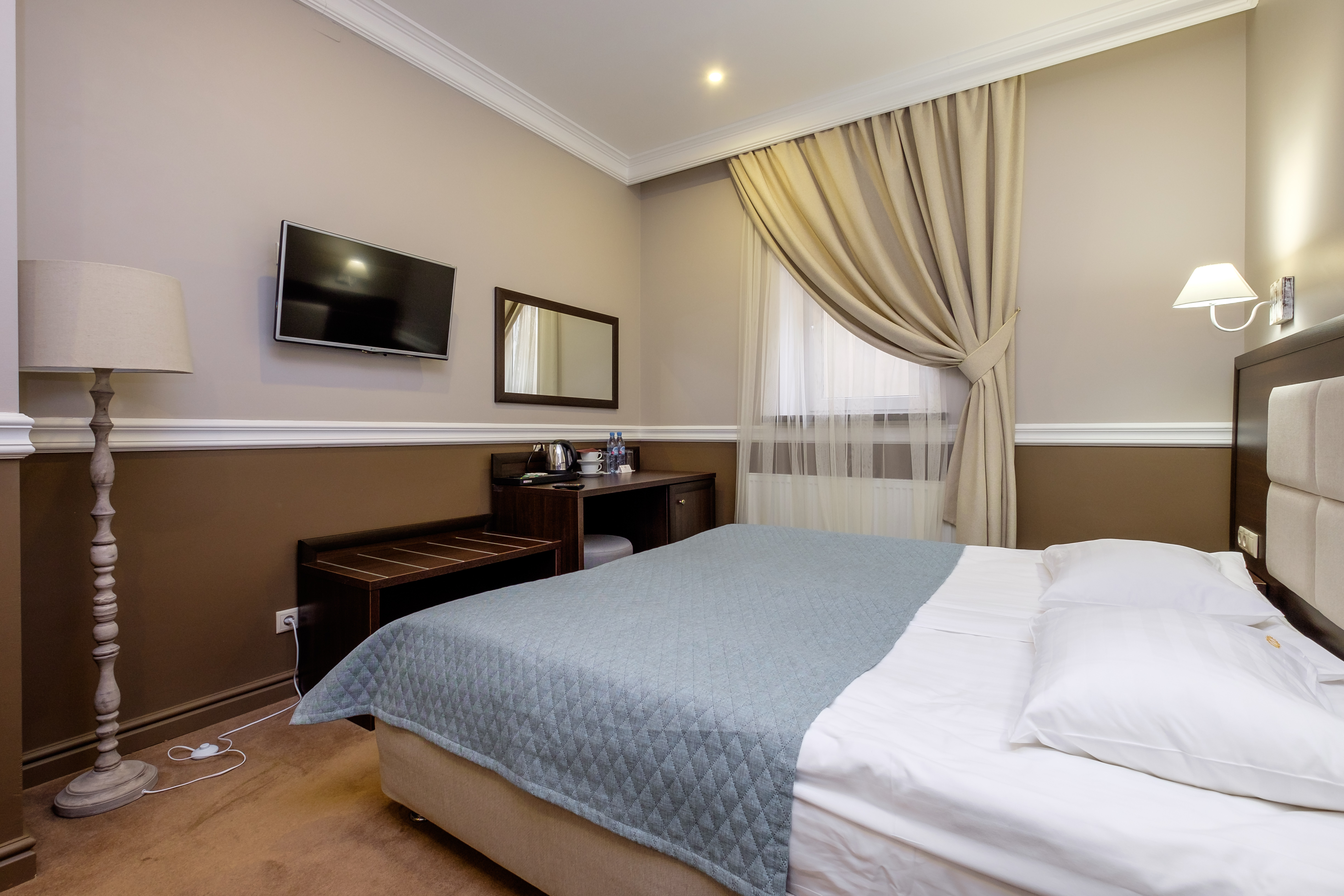 Mirros Hotel
