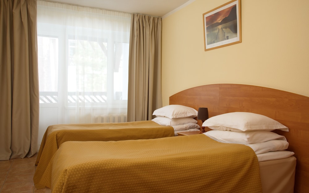 Country Resort Hotel