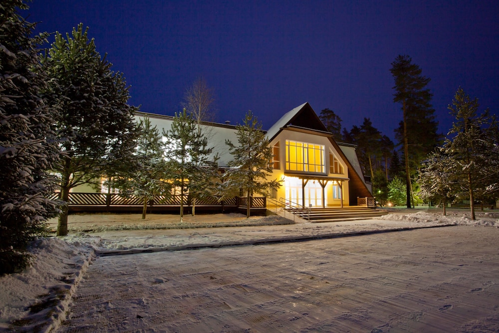 Country Resort Hotel