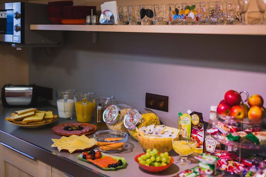 Mini Hotel Rooms & Breakfast