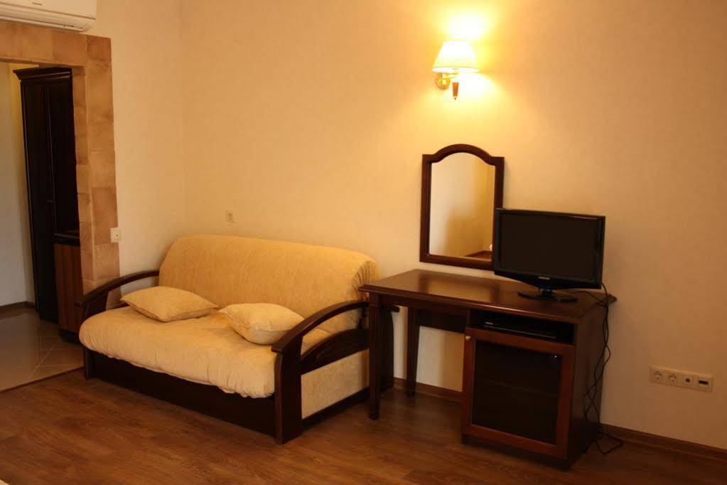 Anapa Lazurnaya Hotel