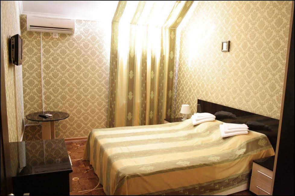 Chelsi Hotel