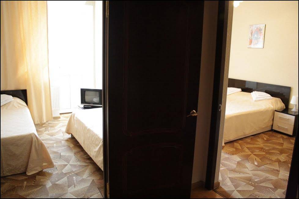 Chelsi Hotel