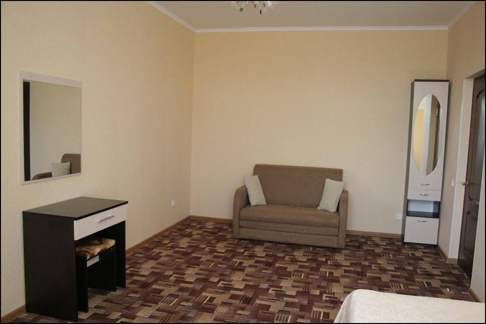 Chelsi Hotel