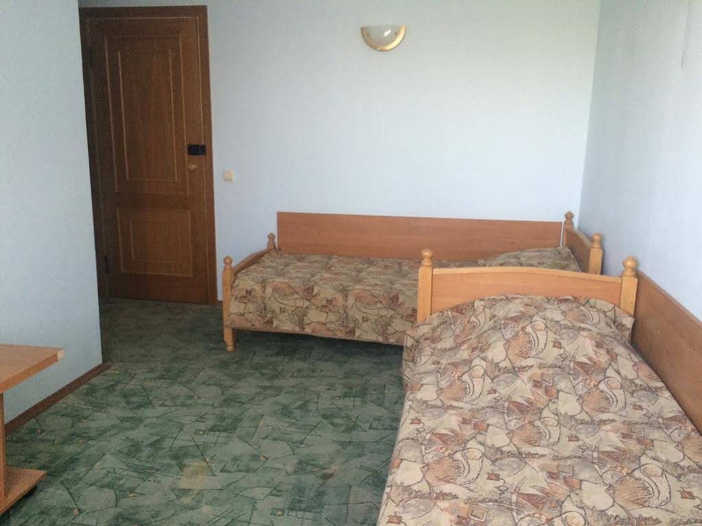 Chernomorochka Hotel