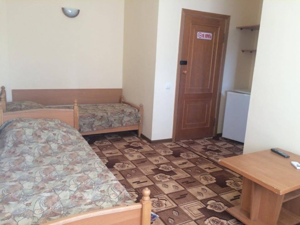 Chernomorochka Hotel